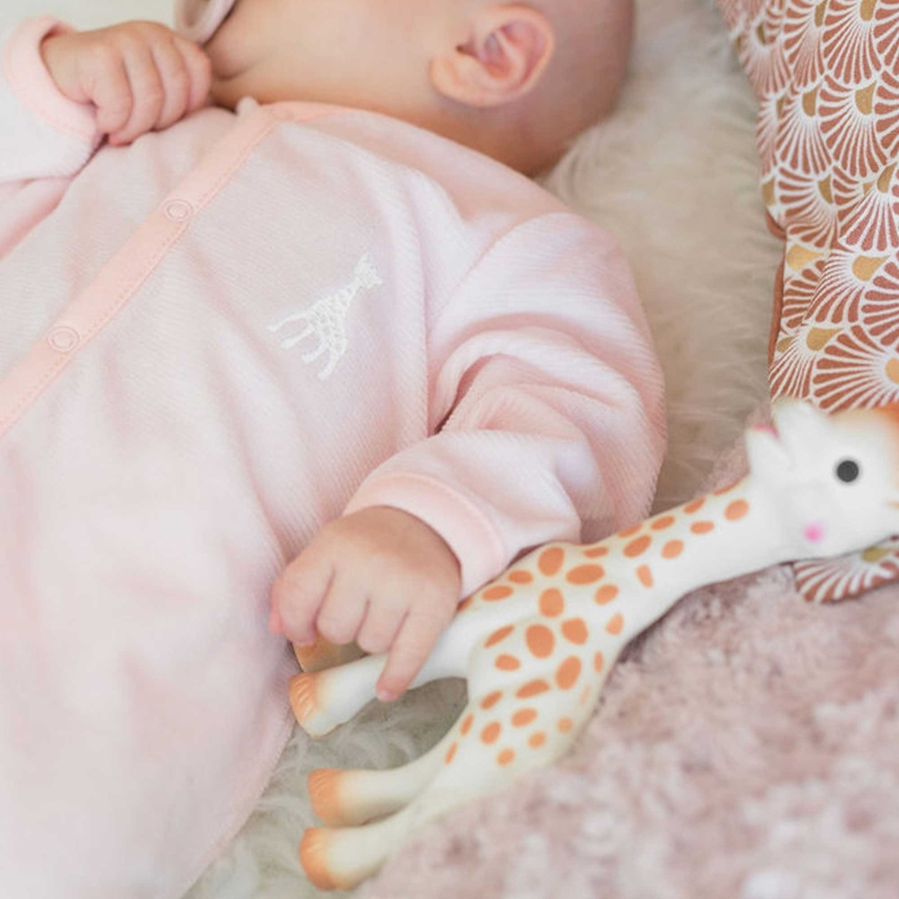 Pyjama naissance écru en velours jacquard - Sophie la girafe© ☆ Trois Kilos  Sept